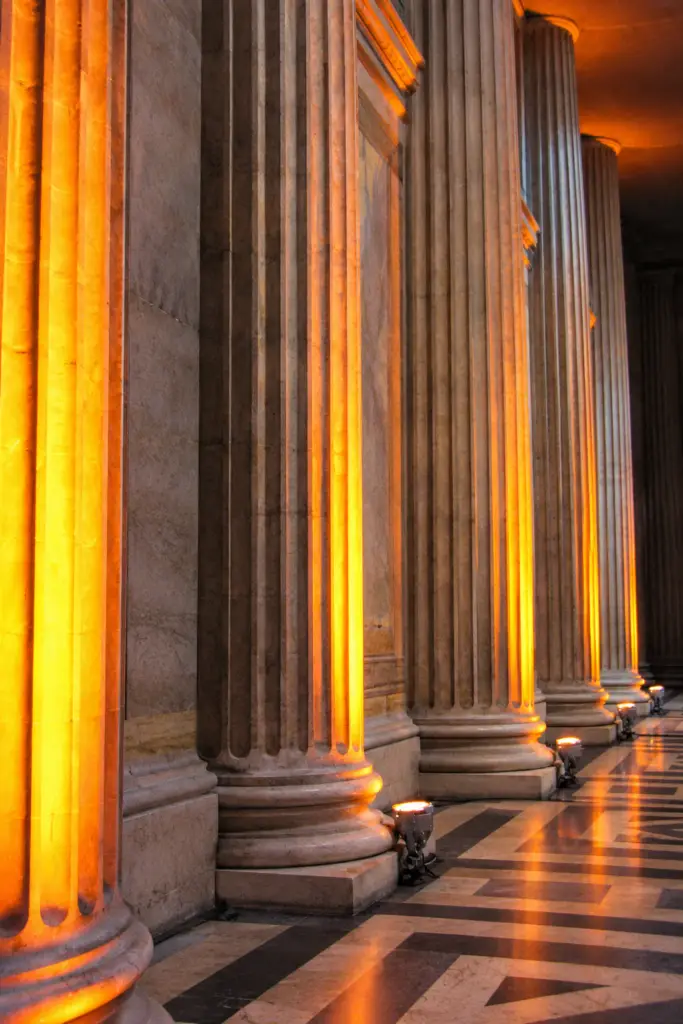 Panthéon · Colonnade en lumière